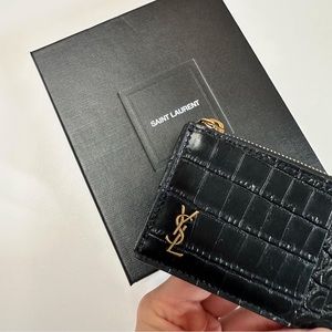 TINY CASSANDRE FRAGMENTS zip card case in crocodile-embossed matte leather, Saint Laurent